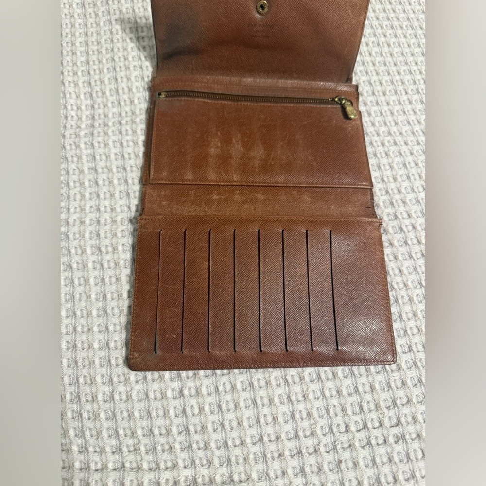 Louis Vuitton Monogram Canvas Pochette Passport Wallet - Picture 11 of 16